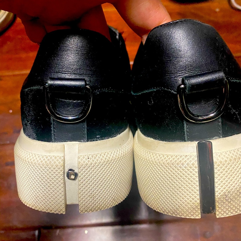 Velvet - Picture 3 of 6